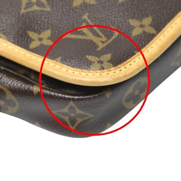 Louis Vuitton Monogram Bosphore Body Bag - Picture 5 of 13